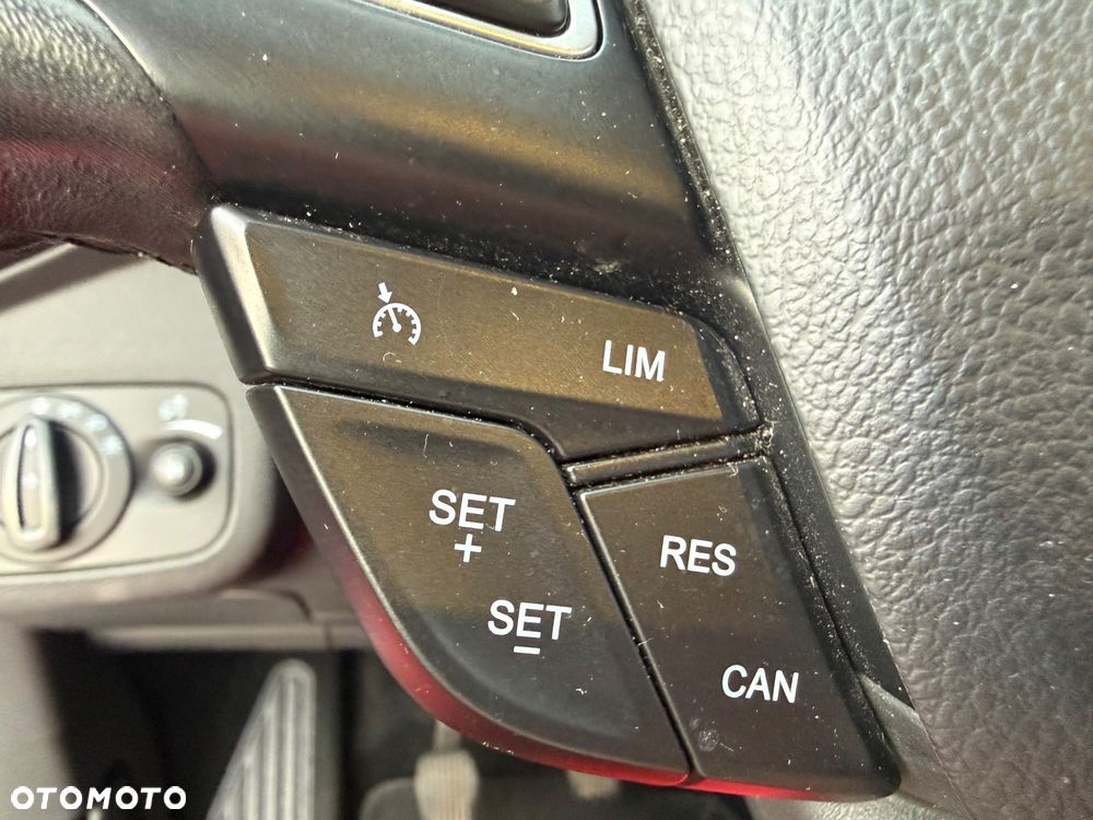 Ford C-MAX ver-2-0-tdci-titanium - 29