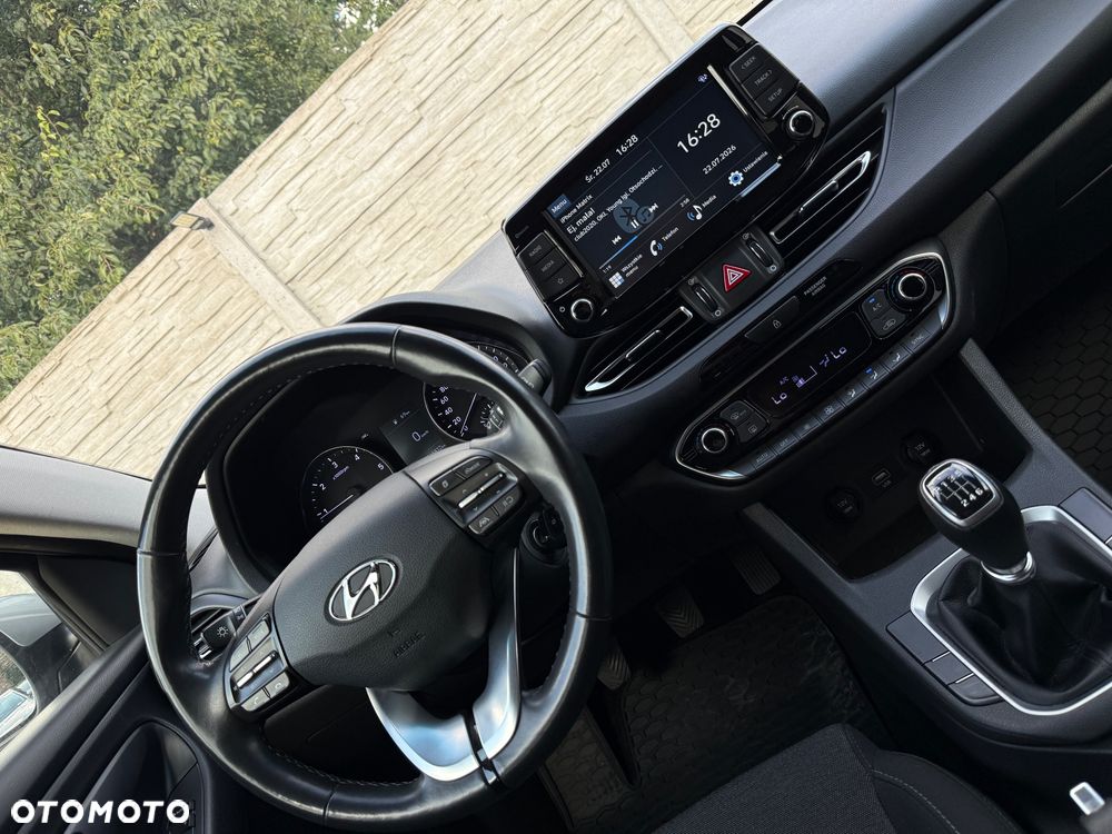 Hyundai i30 1.6 D Comfort - 23