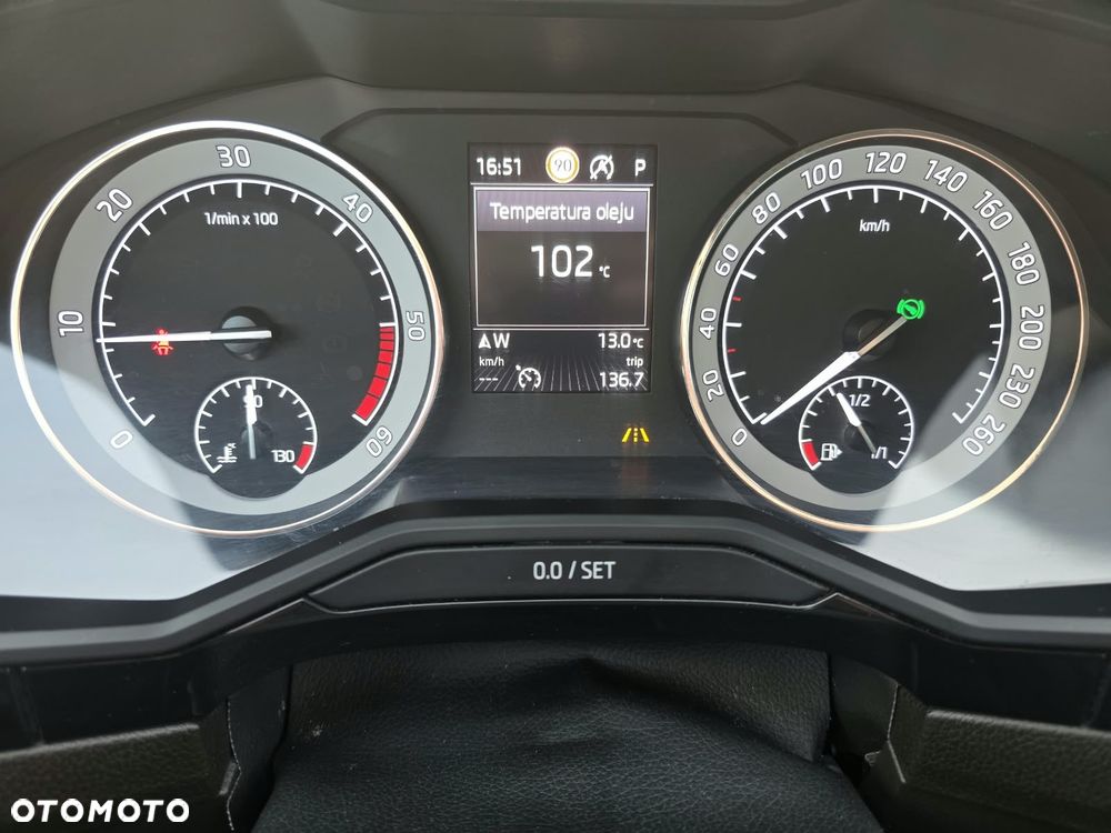 Skoda Superb 2.0 TDI 4x4 L&K DSG - 17