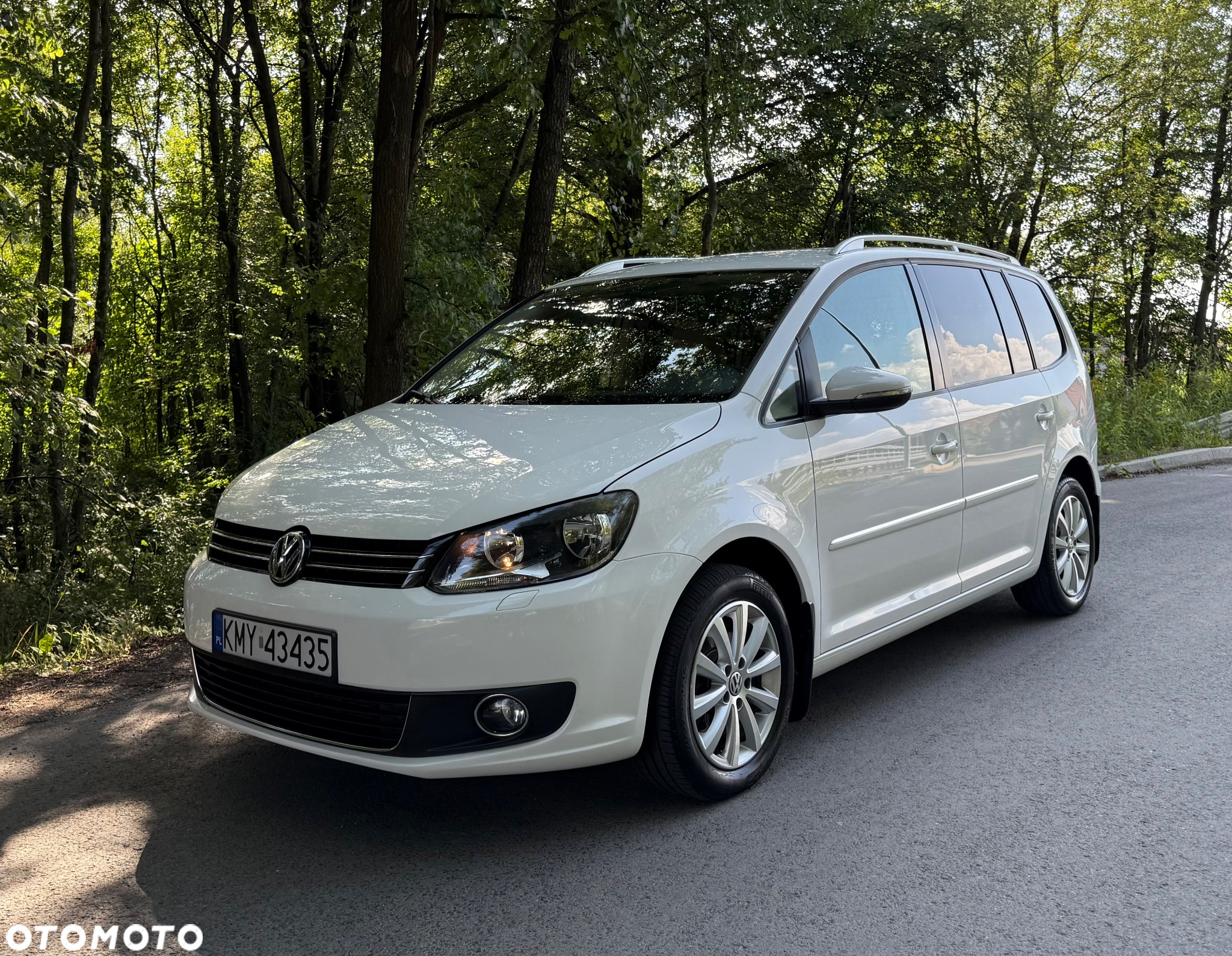 Volkswagen Touran 2.0 TDI DSG Highline - 2