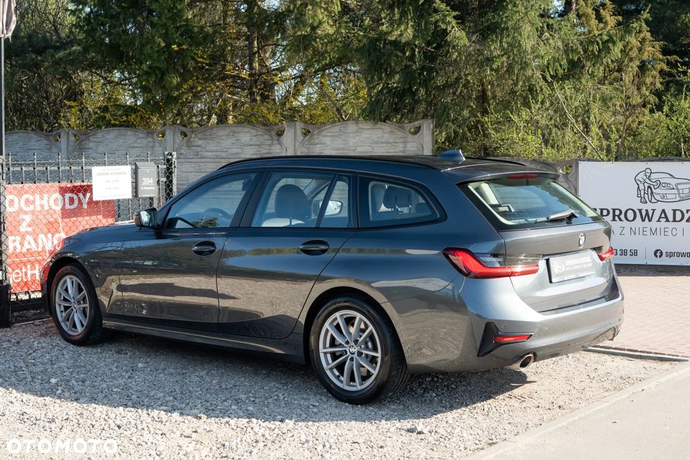 BMW Seria 3 330i Sport Line - 8