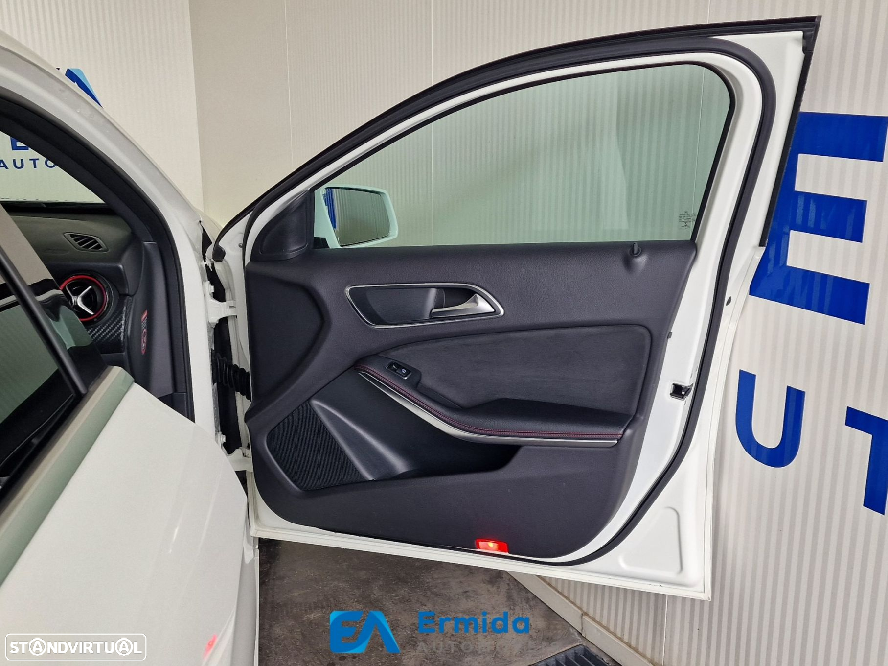 Mercedes-Benz A 250 - 35