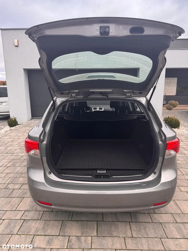 Toyota Avensis 1.8 Style MS - 7