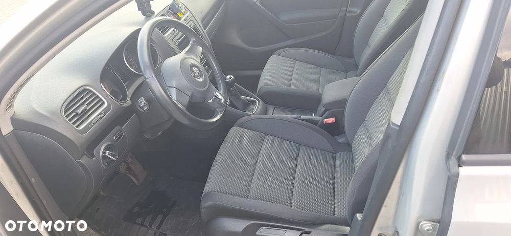 Volkswagen Golf 1.6 TDI Trendline DSG - 11