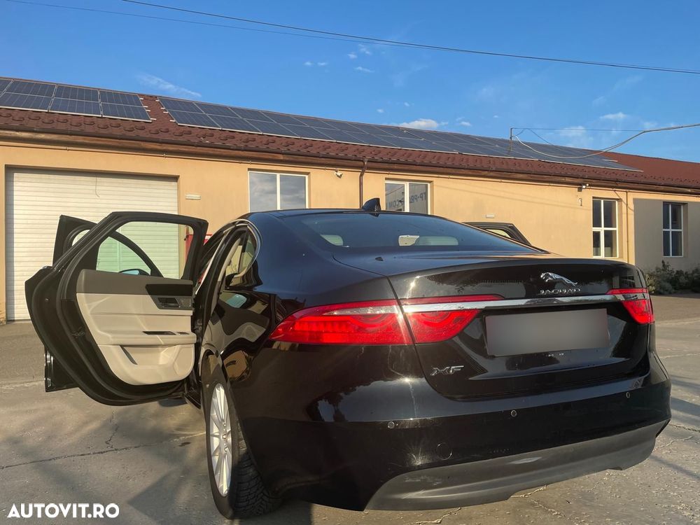 Jaguar XF 20d RWD E-Performance Prestige - 16