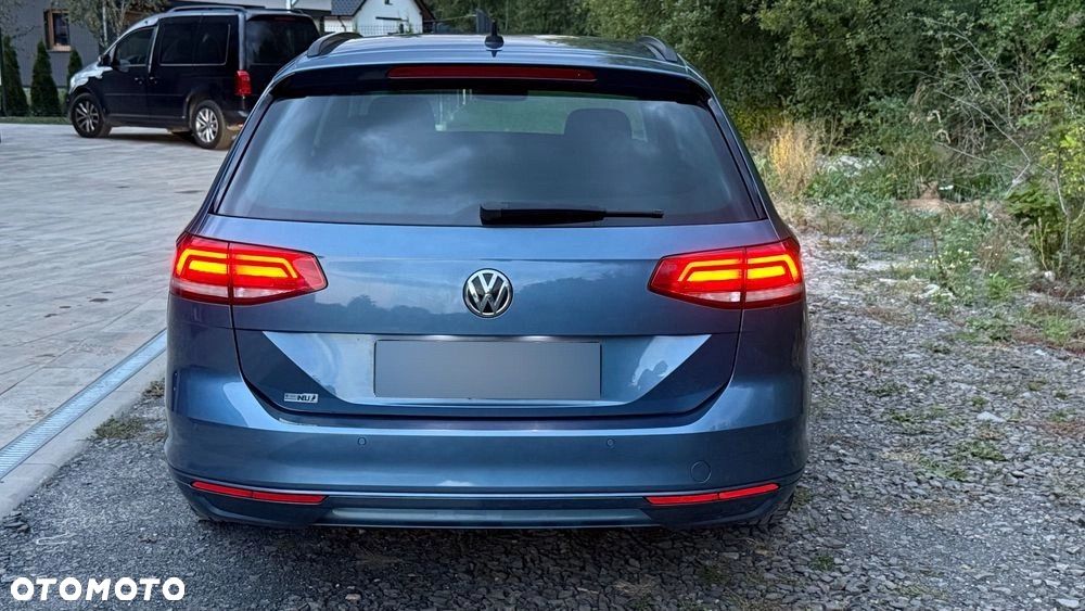 Volkswagen Passat - 4