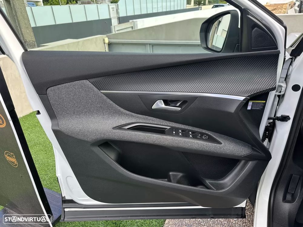 Peugeot 5008 1.2 PureTech Allure Pack - 52