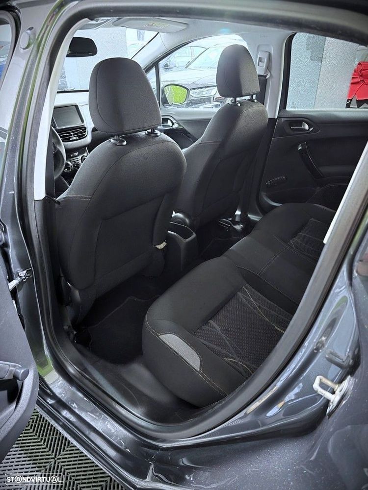 Peugeot 208 1.2 PureTech Active - 14