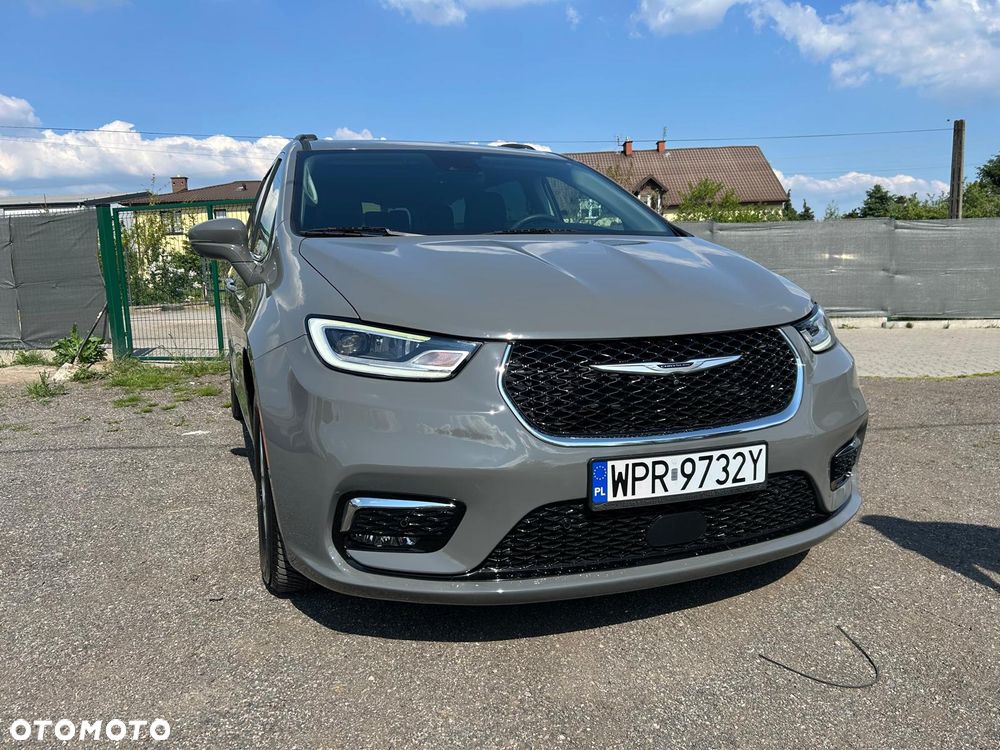 Chrysler Pacifica - 2