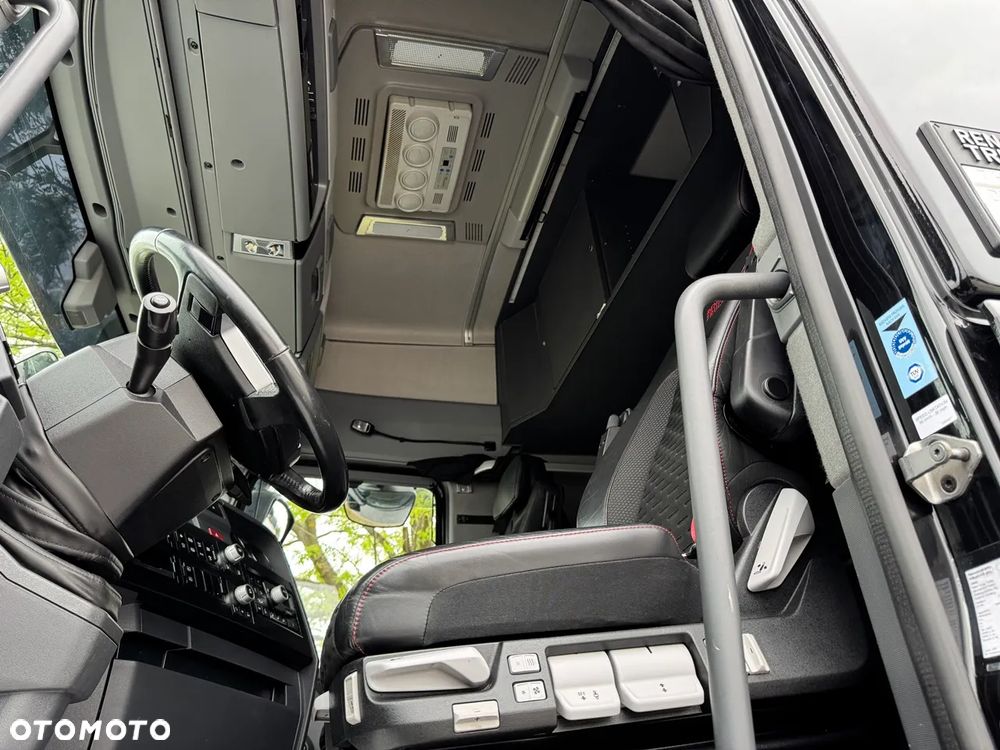 Renault T 520 / ACC / HIGH CAB  / NOWE OPONY MICHELIN / KLIMA POSTOJOWA / OBRACANY FOTEL / Z NIEMIEC - 31