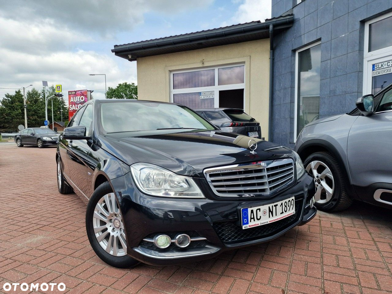 Mercedes-Benz Klasa C 180 CGI BlueEFFICIENCY Elegance - 13