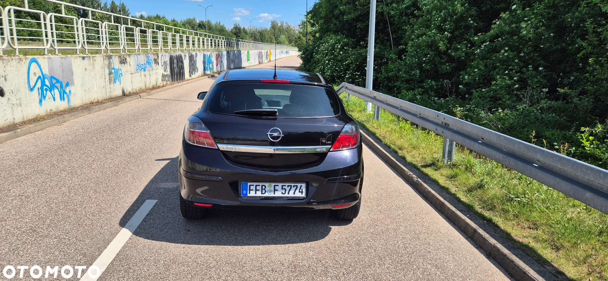 Opel Astra GTC 1.6 - 6