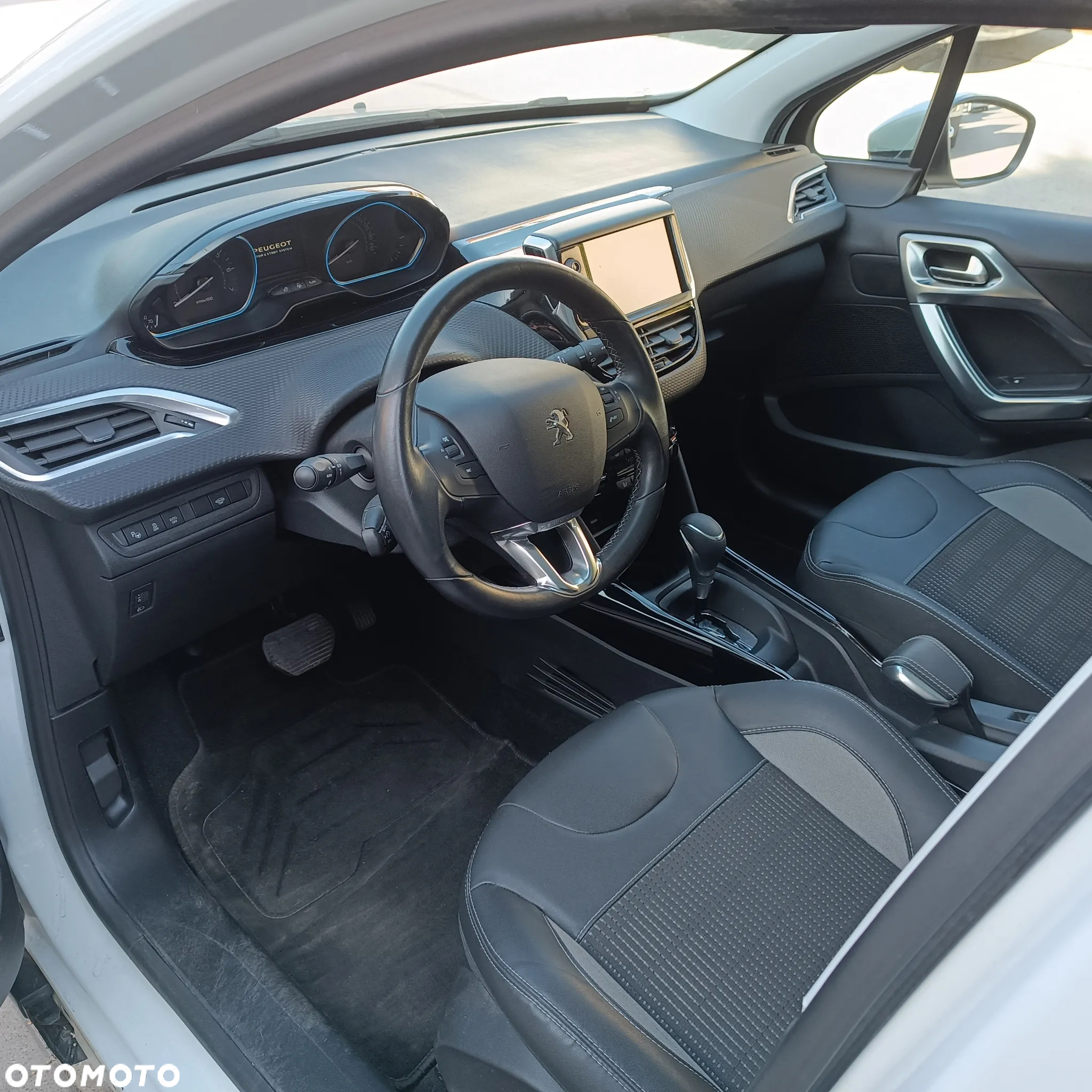 Peugeot 2008 - 8