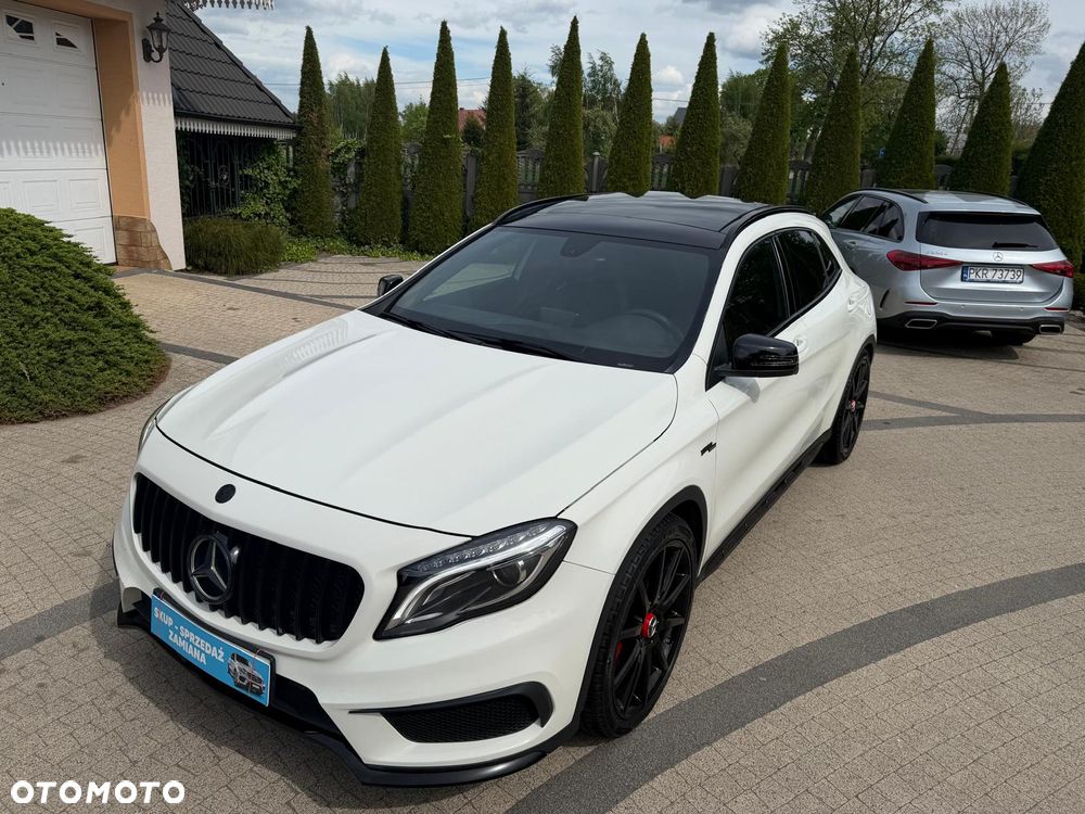 Mercedes-Benz GLA 45 AMG 4Matic 7G-DCT - 36