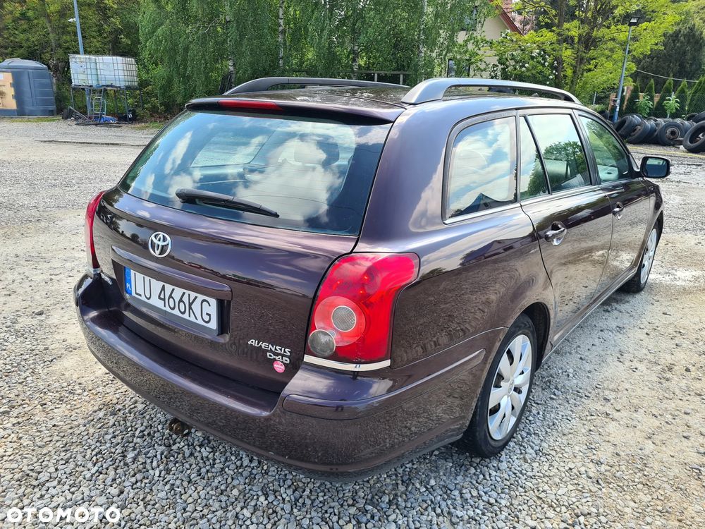 Toyota Avensis - 8