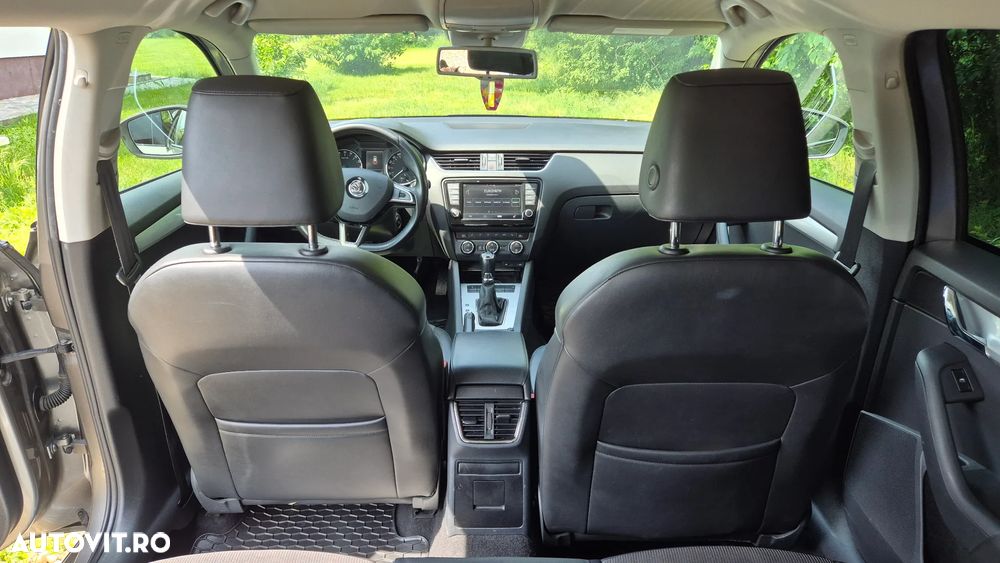 Skoda Octavia 2.0 TDI DSG Ambition - 9