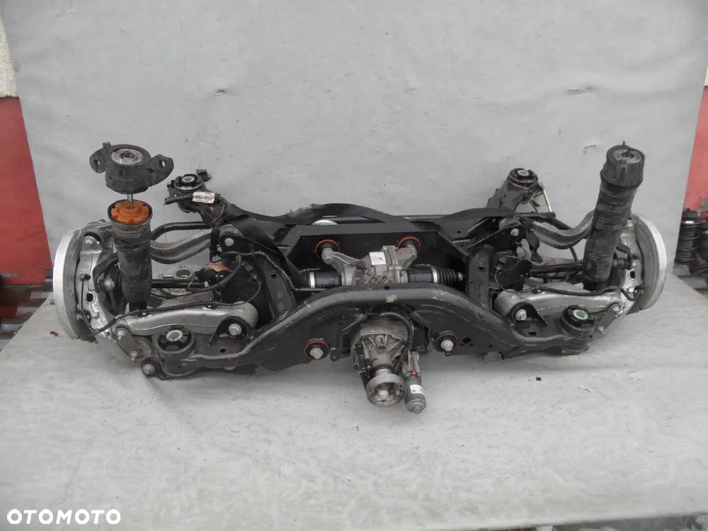 ZAWIESZENIE TYŁ SANKI TYLNE RANGE ROVER DISCOVERY SPORT L550 - 1