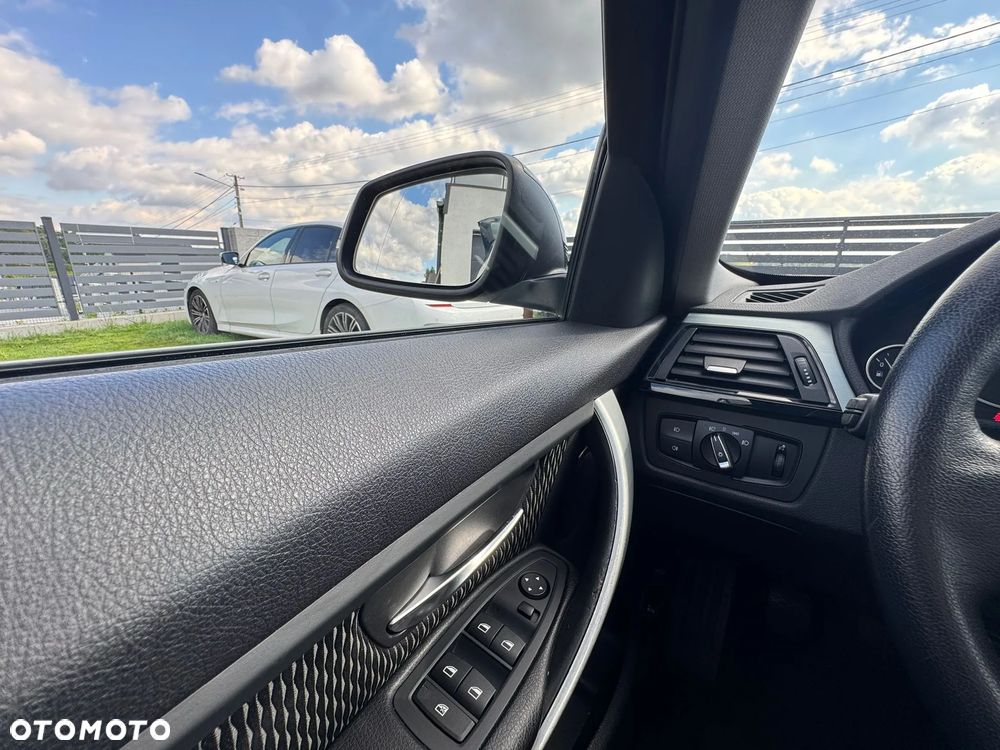 BMW Seria 3 318d Luxury Line - 16