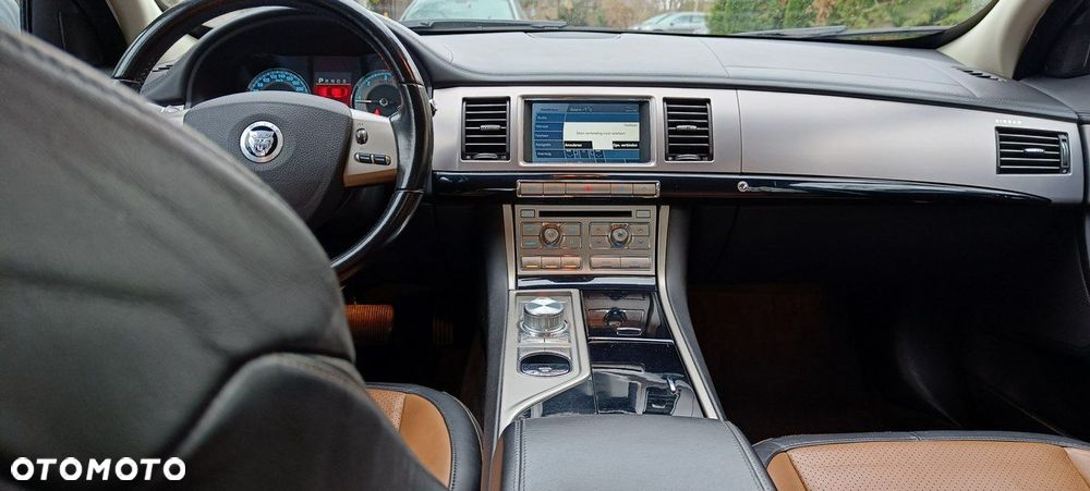 Jaguar XF 3.0 V6 D Luxury - 19