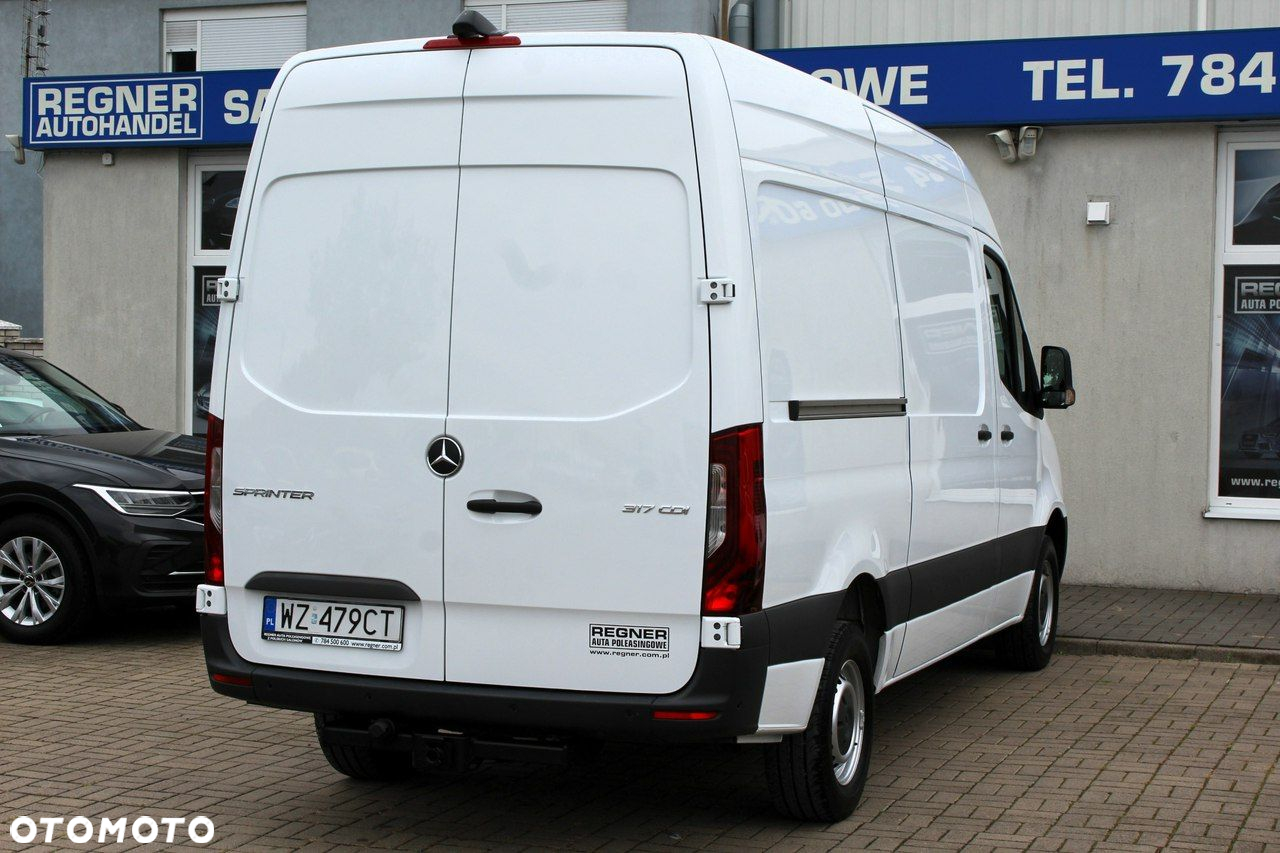 Mercedes-Benz Sprinter - 6