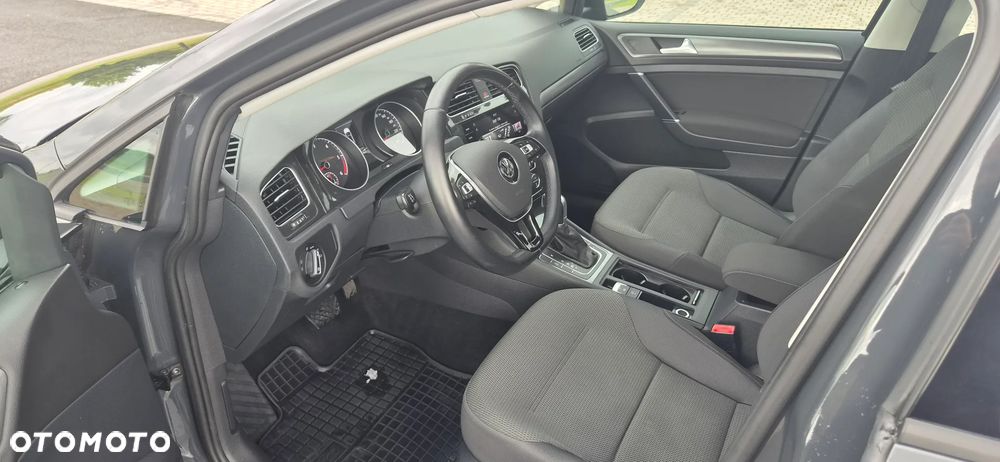 Volkswagen Golf - 9