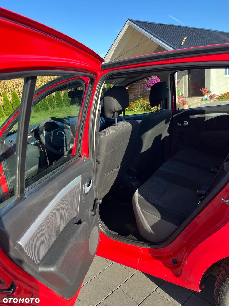 Dacia Sandero - 4
