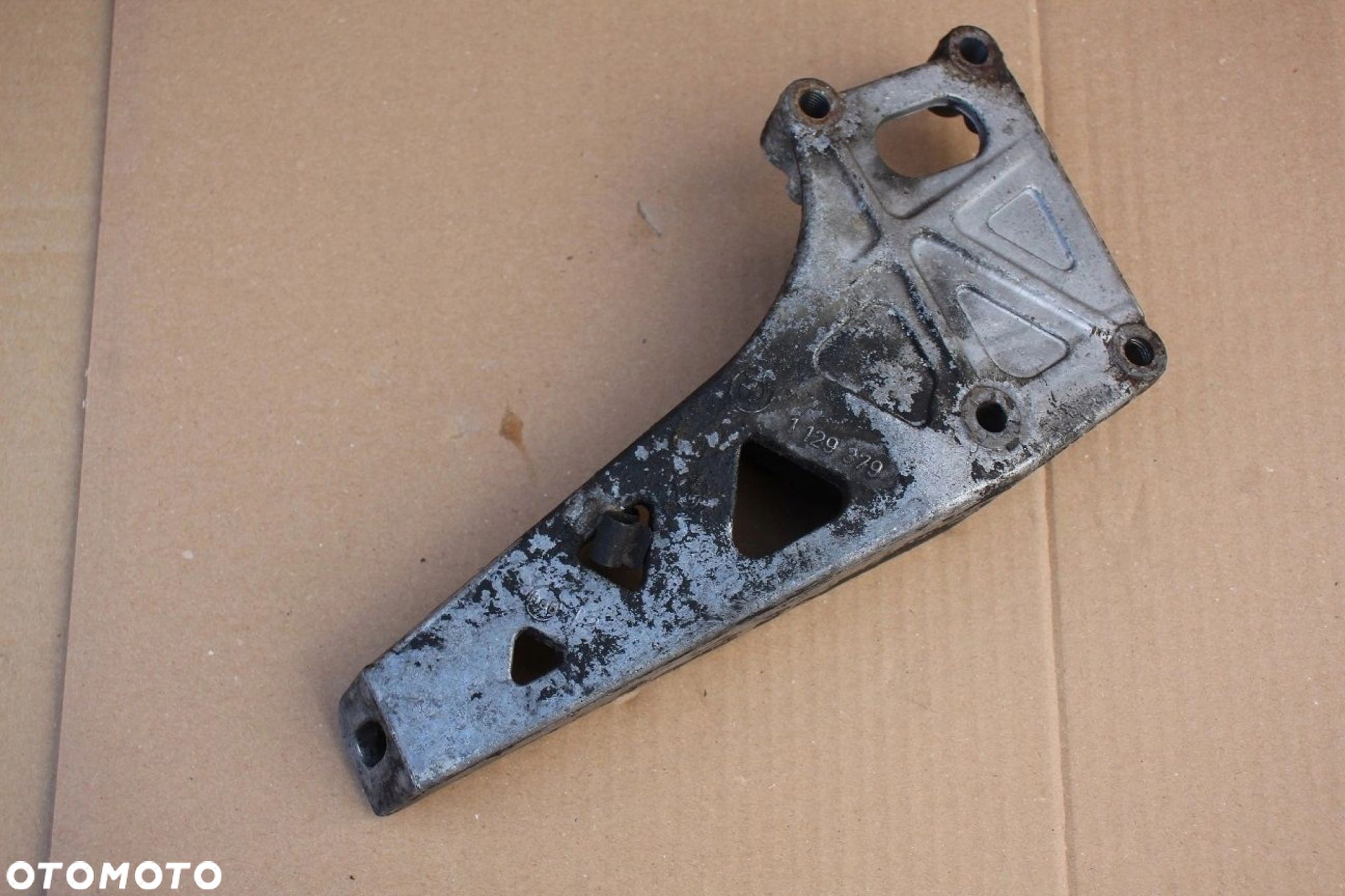 Łapa silnika BMW e32 e34 m30 3.0 3.5 LEWA 1129379 - 1