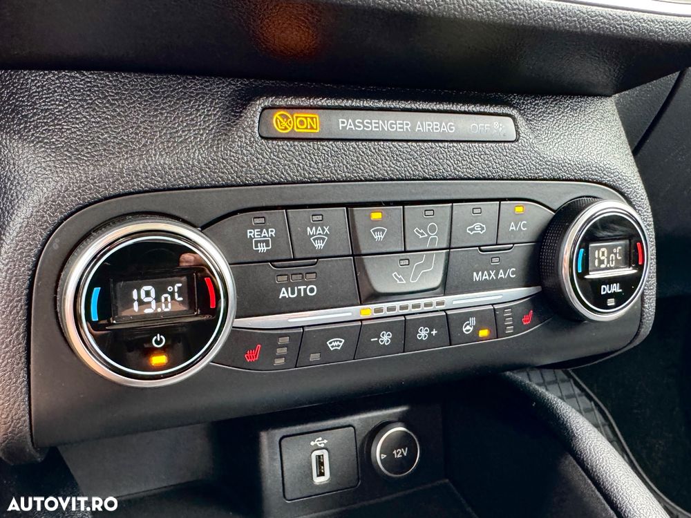 Ford Focus - 28