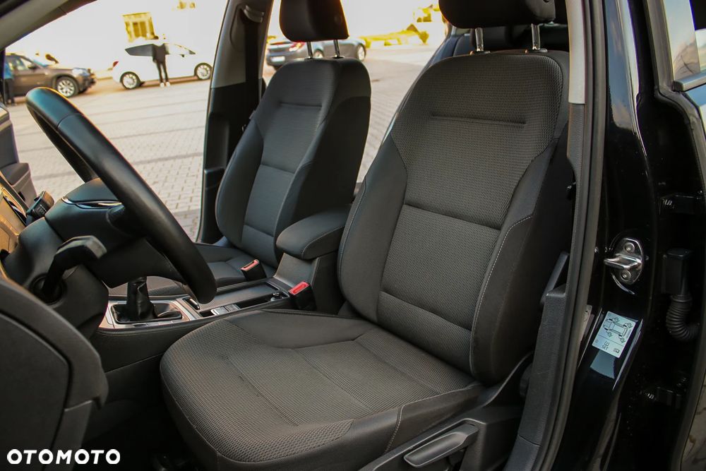 Volkswagen Golf 2.0 BlueTDI Comfortline - 35
