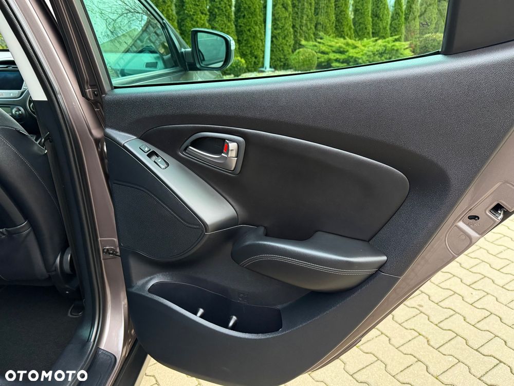 Hyundai ix35 1.6 2WD Fifa World Cup Edition - 28