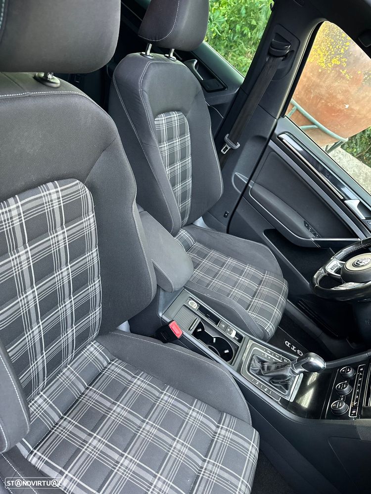 VW Golf 2.0 TDi GTD DSG - 14