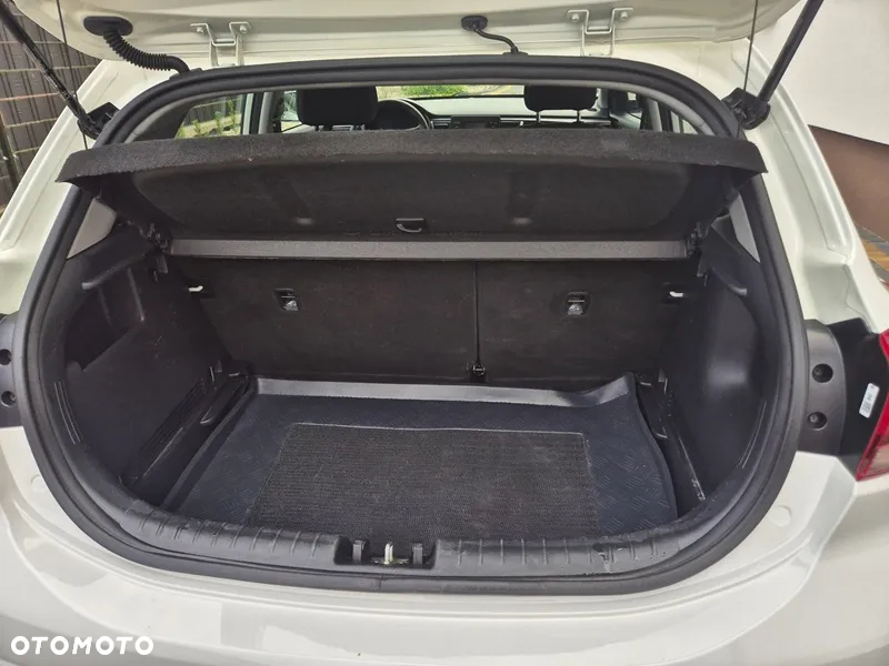 Kia Rio 1.2 L - 7