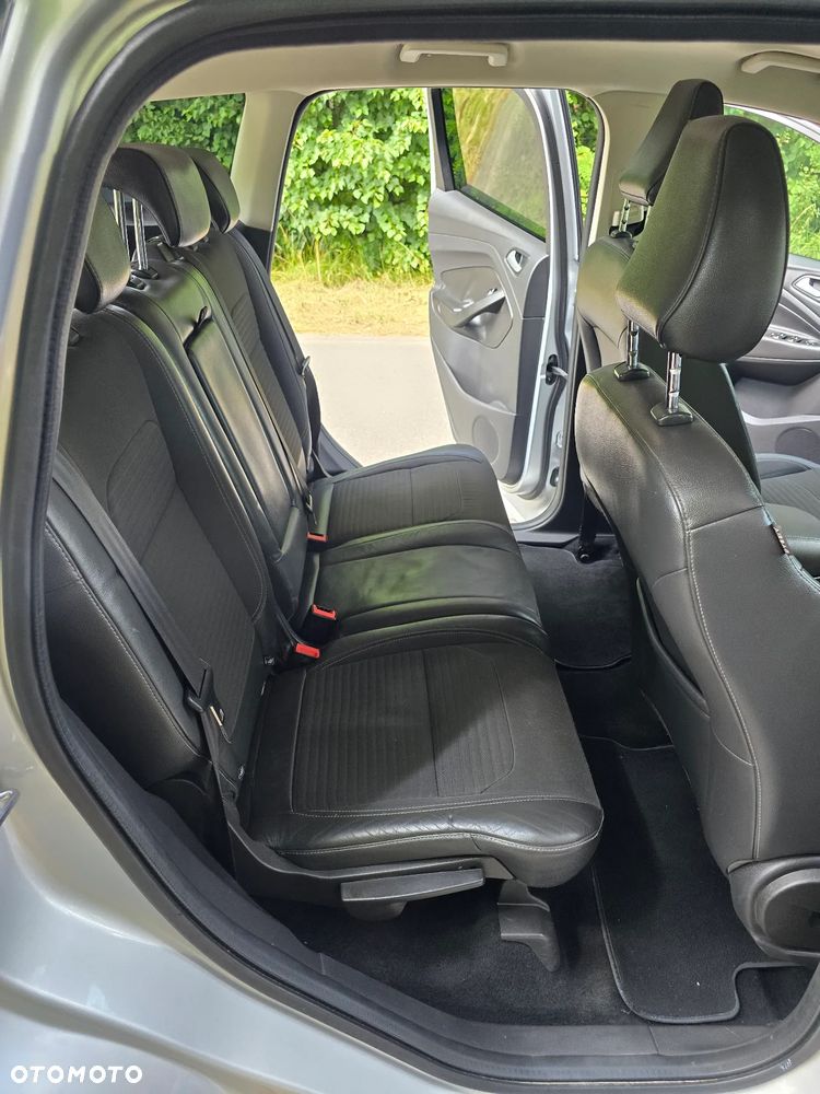 Ford Kuga 2.0 TDCi 2x4 Titanium - 20
