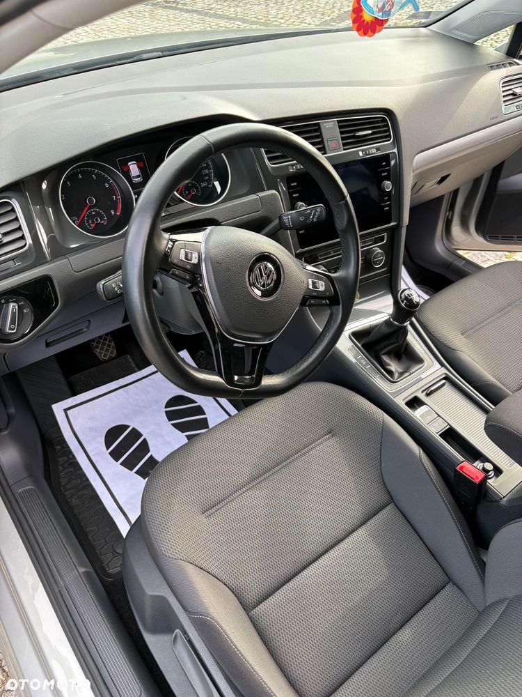 Volkswagen Golf - 15