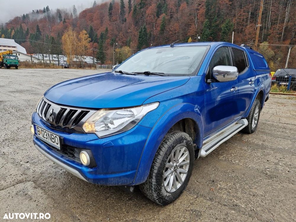 Mitsubishi L200 Double Cab M/T Invite - 2