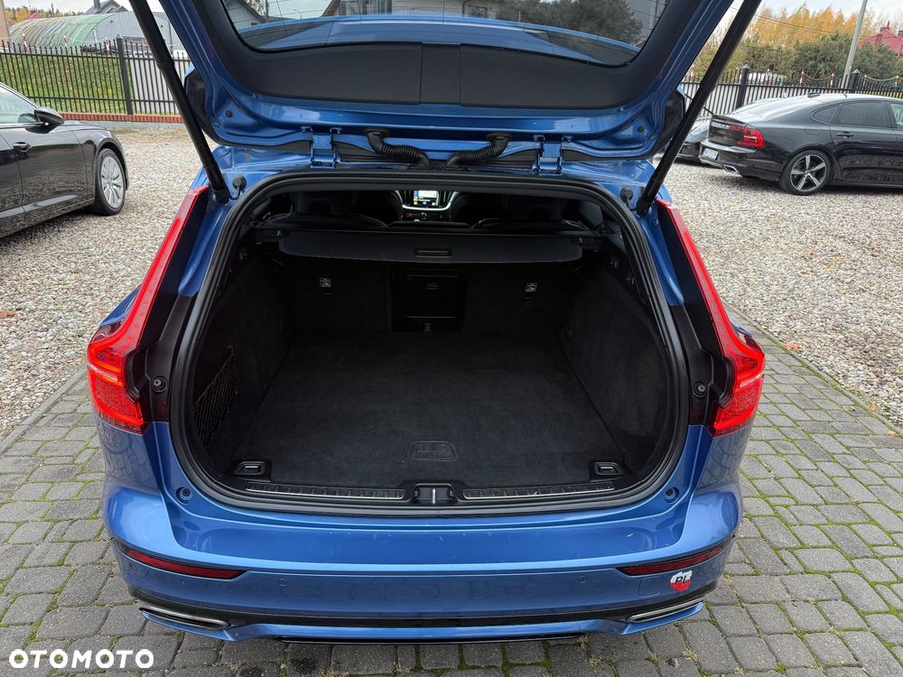 Volvo V60 B4 B R-Design - 19