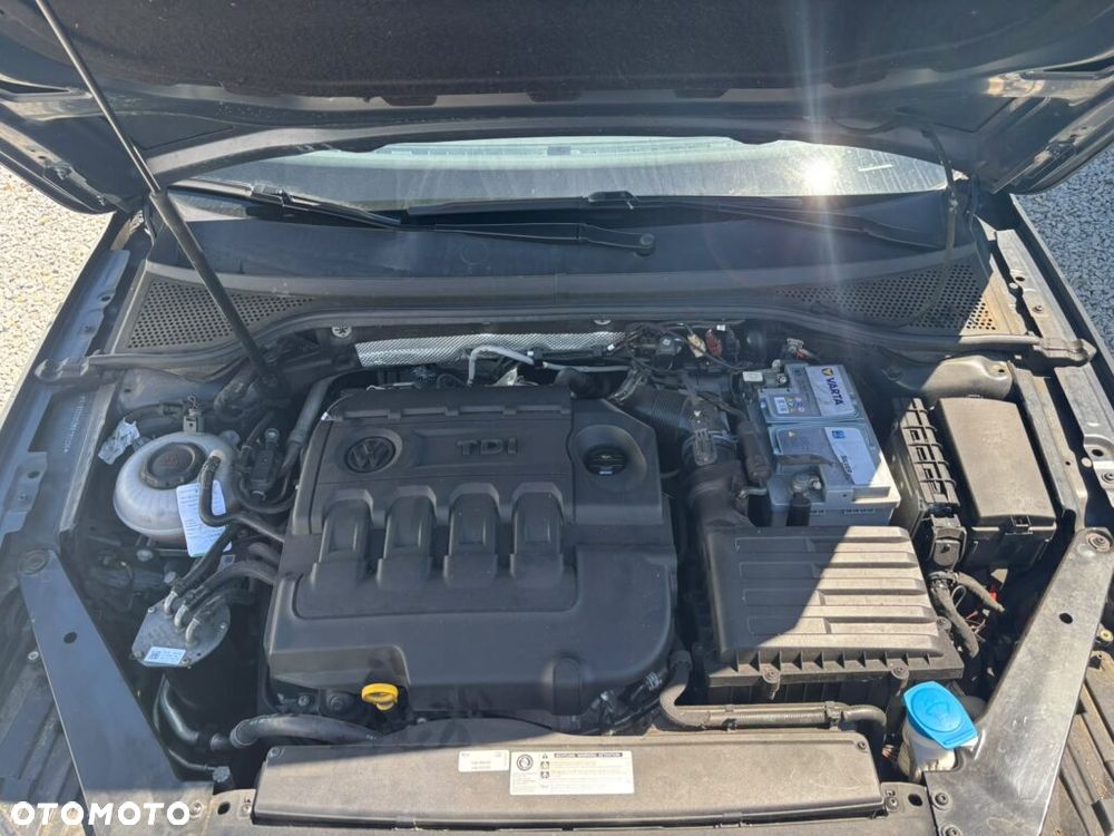 Volkswagen Passat Variant 1.6 TDI SCR DSG Trendline - 16