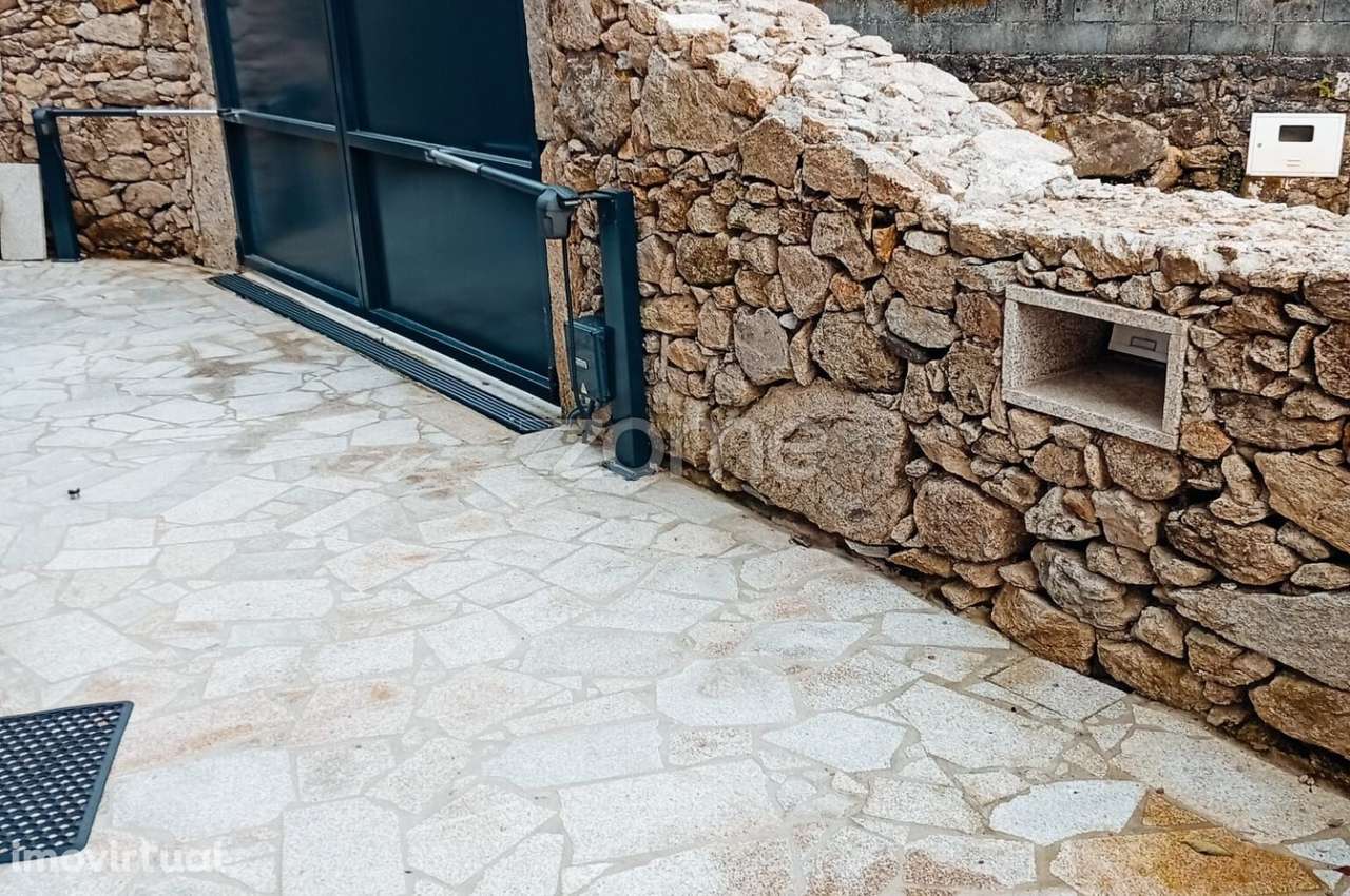 Fantastica moradia revestida em pedra (granito) T2 +2 - Grande imagem: 5/15