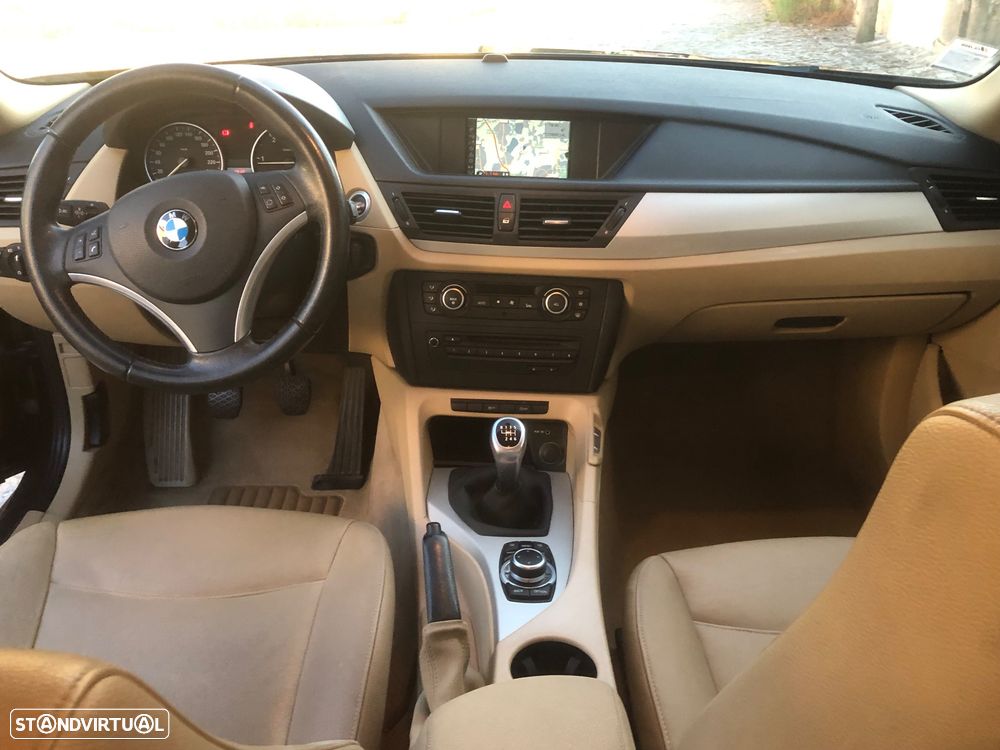 BMW X1 18 d sDrive xLine - 4