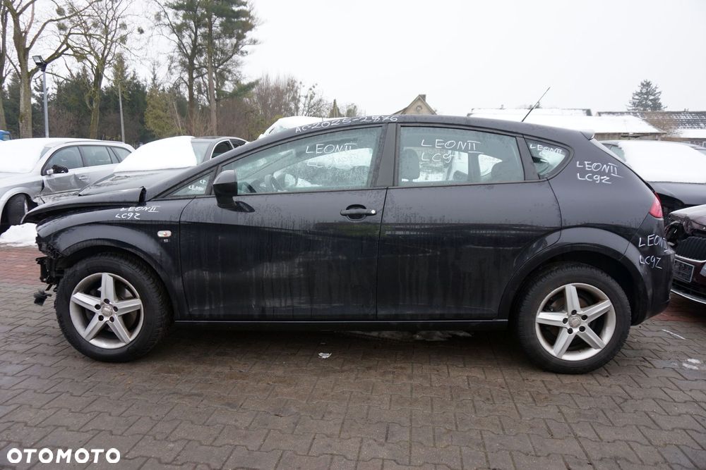 SEAT LEON II 1P1 LIFT 5D HB 2010 LC9Z 1.4 TSI CAXC 125KM LHY CZARNY na części - 2