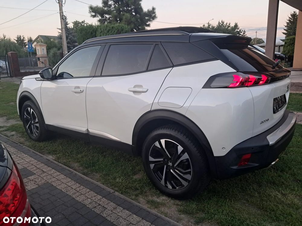 Peugeot 2008 PureTech 130 EAT8 GT - 21