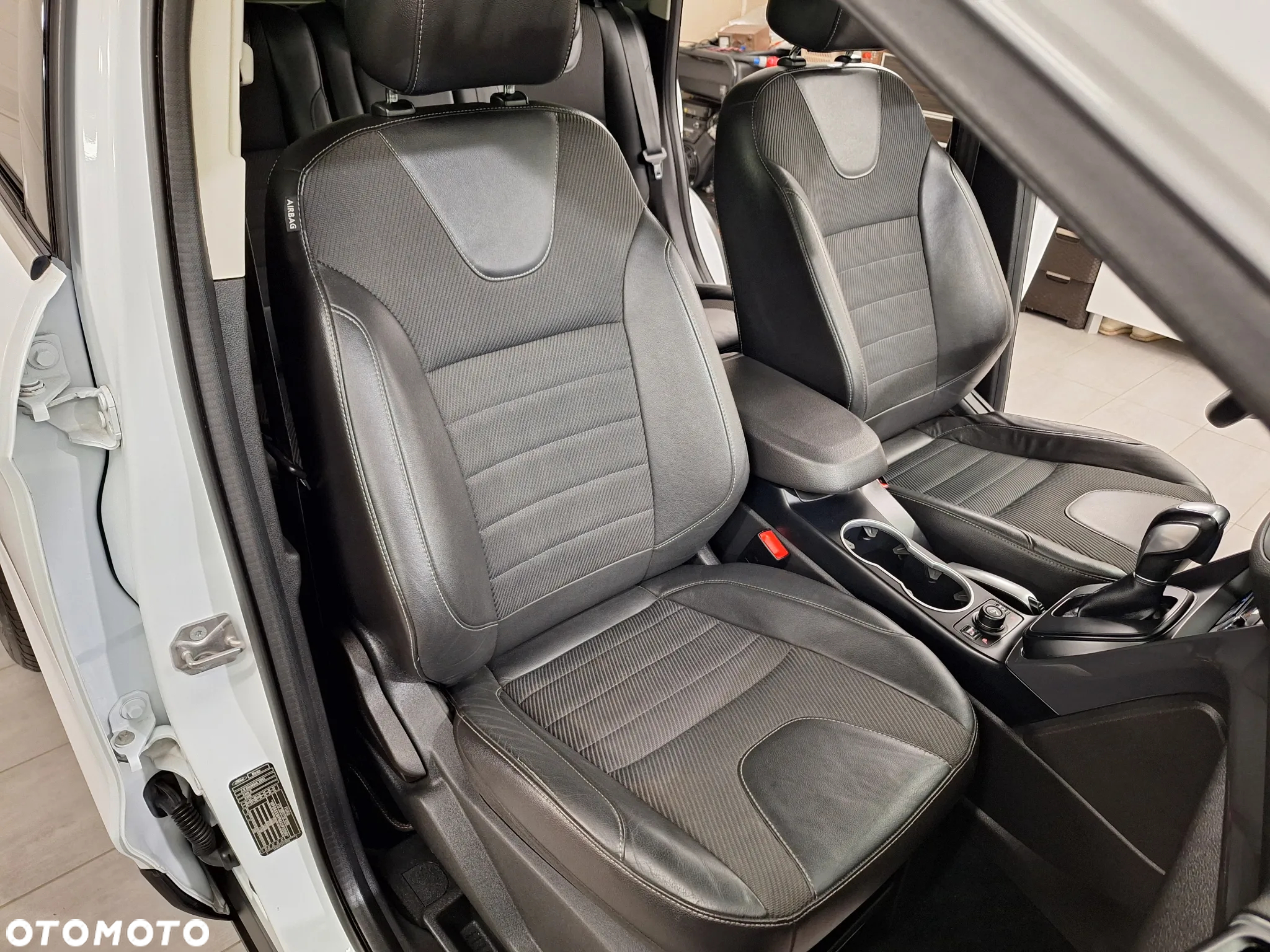 Ford Kuga 2.0 TDCi 4WD Titanium - 29