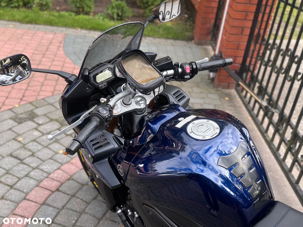 Yamaha FZ - 15