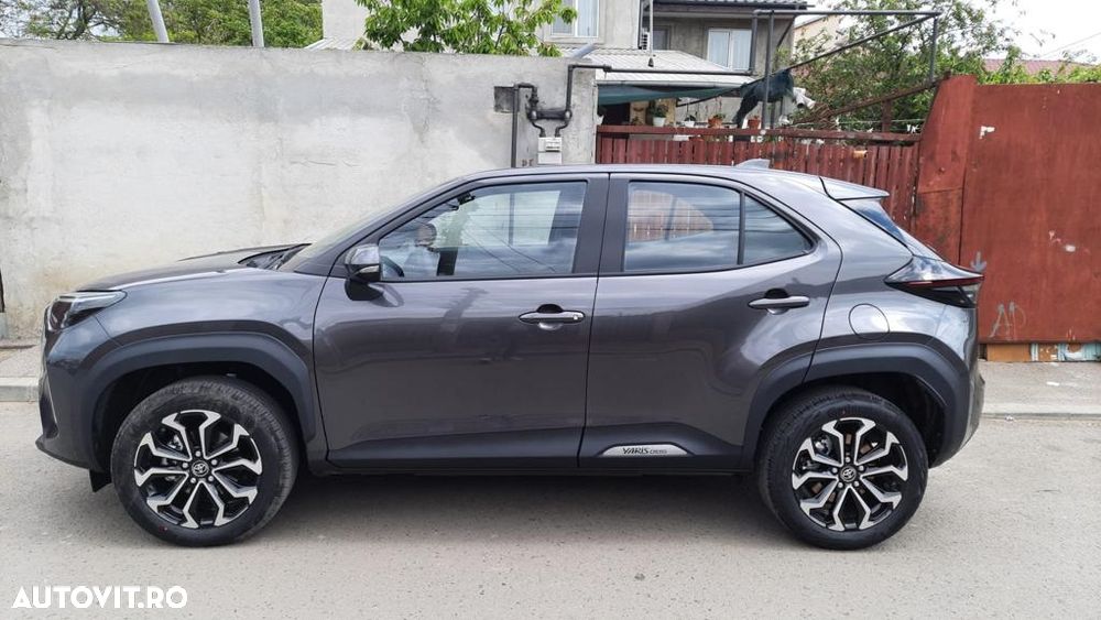 Toyota Yaris 1.5 VVT-i HSD Dynamic Bi-tone - 2