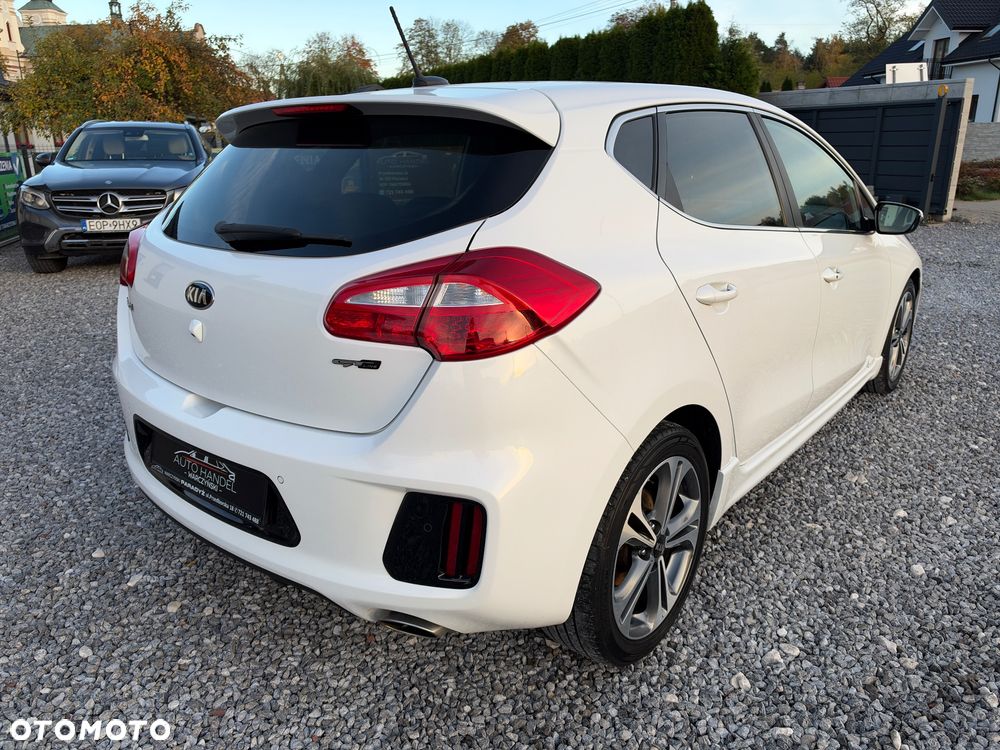 Kia Ceed 1.6 CRDi GT Line - 4