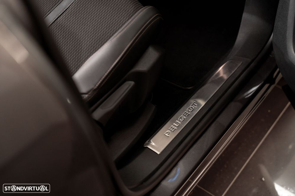 Peugeot 3008 1.6 Hybrid GT e-EAT8 - 23