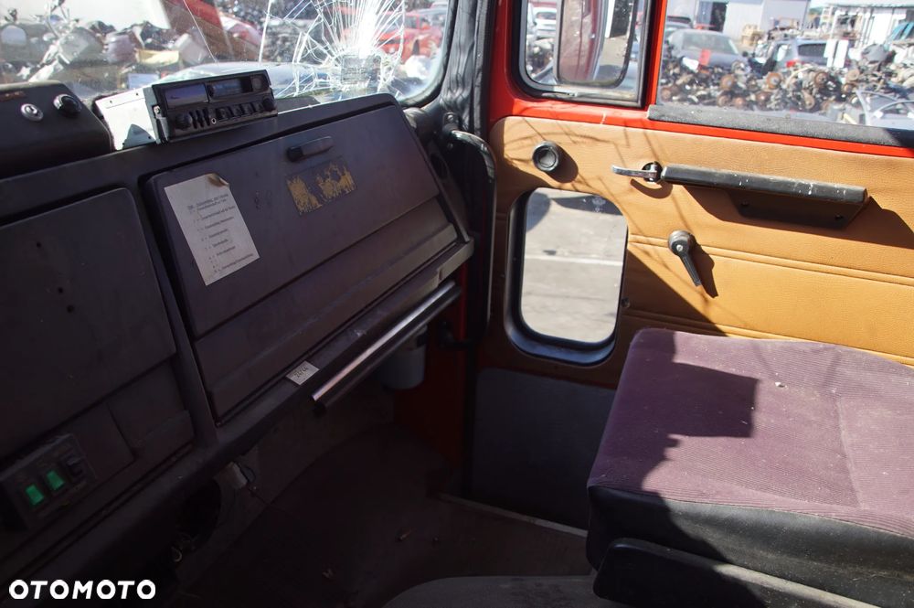 Auto na części - Magirus-Deutz 170D11 FA 8.4 188 KM F6L413 1978R Silnik Skrzynia Drzwi Zabudowa Pompa Szyba Lampa Lusterko Deska Kokpit Licznik Fotel - 16