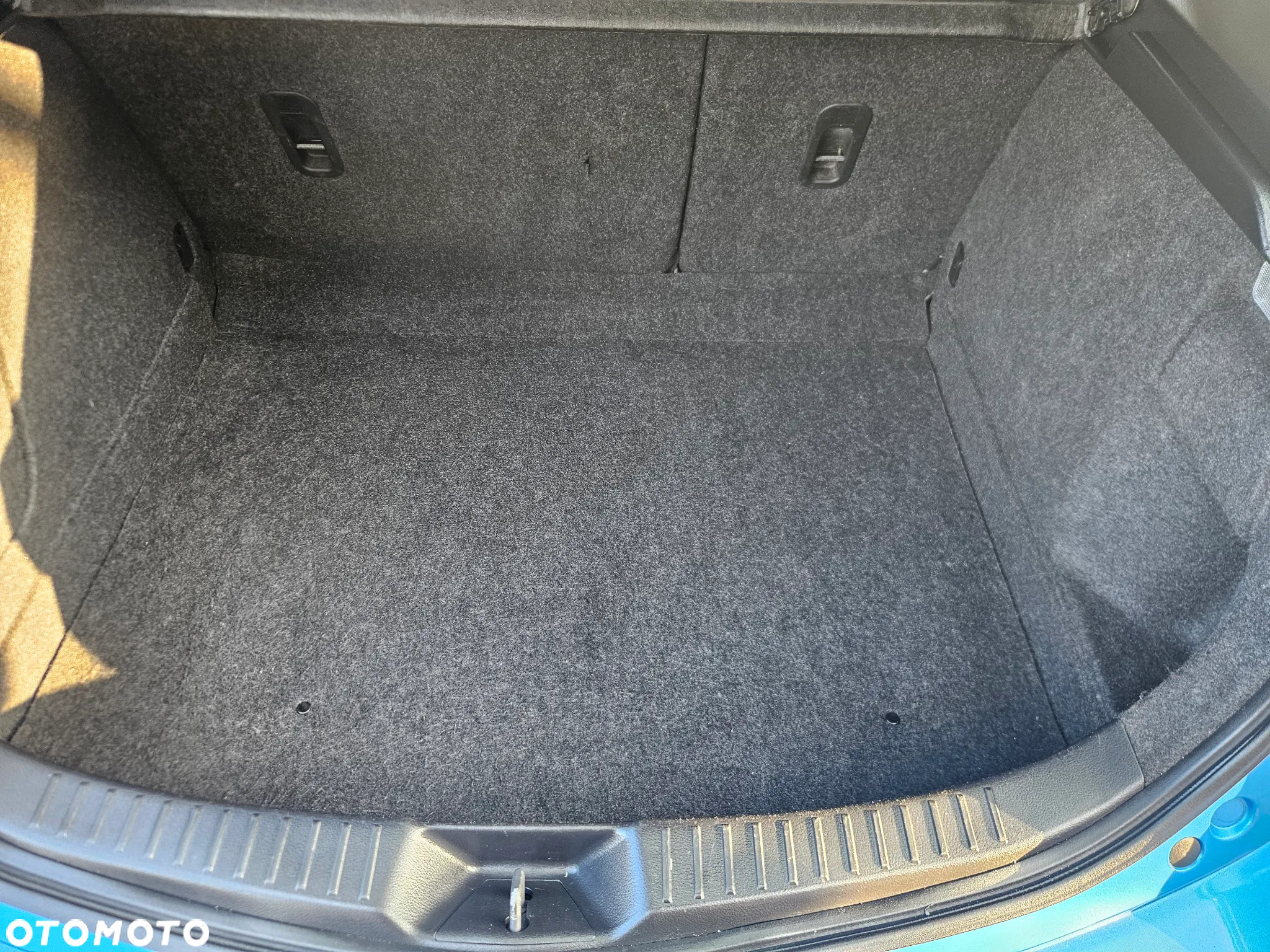 Mazda 3 1.6 Active + - 15