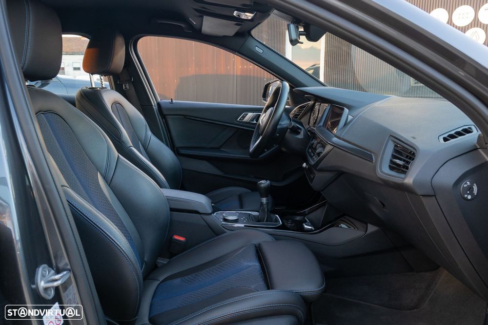 BMW 116 d Pack Desportivo M - 12