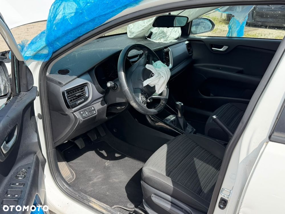 Kia Stonic 1.4 L - 33